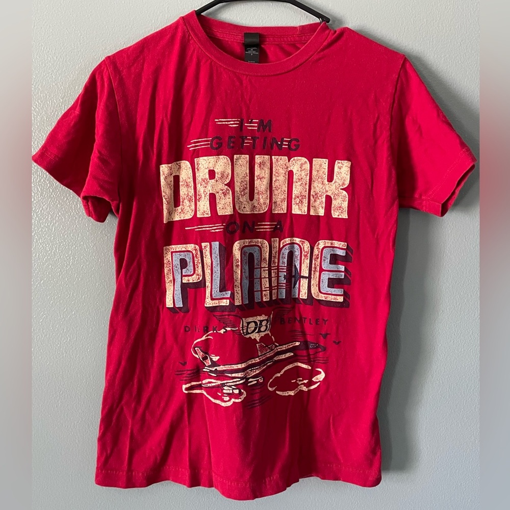 Dierks Bentley “I’m Getting Drunk on a Plane” Size Small Red T Shirt